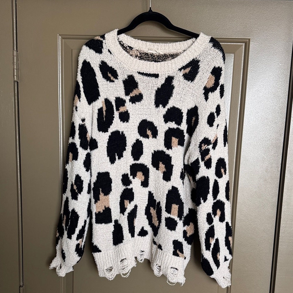 Altar'd State M Women’s Cheetah Print Black and Tan Distressed, Pattern Sweater